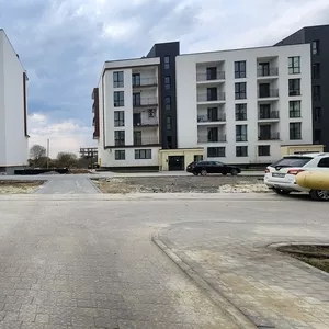 Продаж 1-кімнатної квартири в новобудові,  вул. Героїв Крут,  7