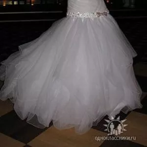 продам весільну сукню