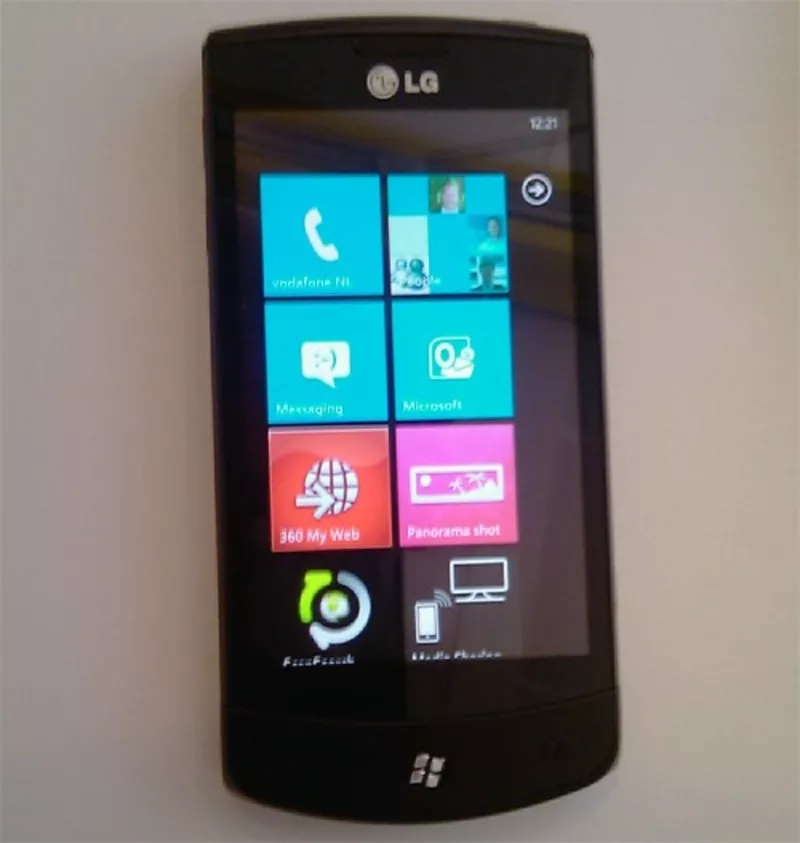 ПРОДАМ LG E 900 (windows mobile 7)....НЕДОРОГО!!!!!