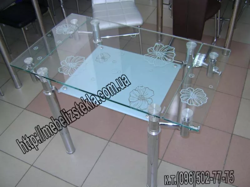 Теплота и свежесть от дизайна стеклянных столов 49