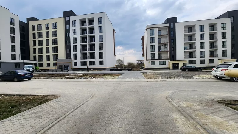 Продаж 1-кімнатної квартири в новобудові,  вул. Героїв Крут,  7