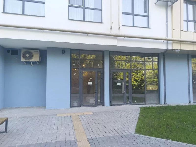 ФАСАДНЕ КОМЕРЦІЙНЕ ПРИМІЩЕННЯ НАВПРОТИ Арена Львів