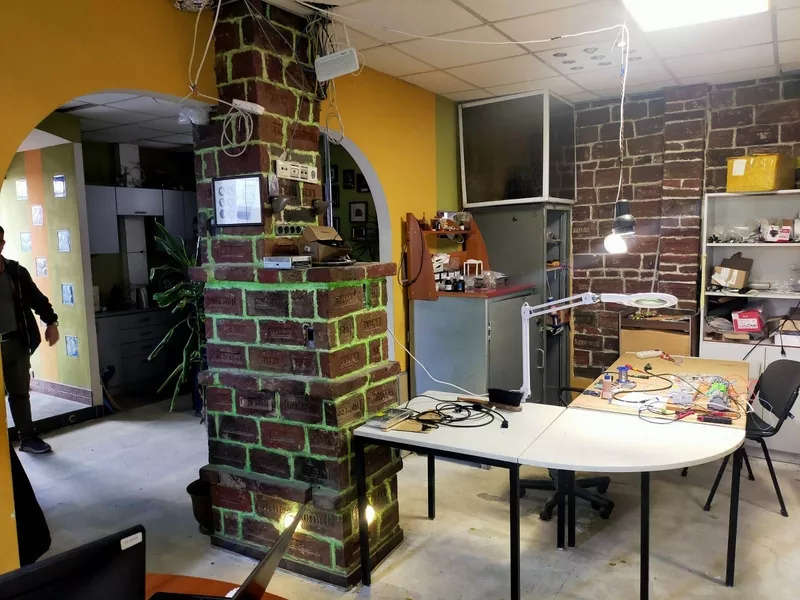 Окрема комерційна будівля у Львові вул. Лобачевського,  4 6