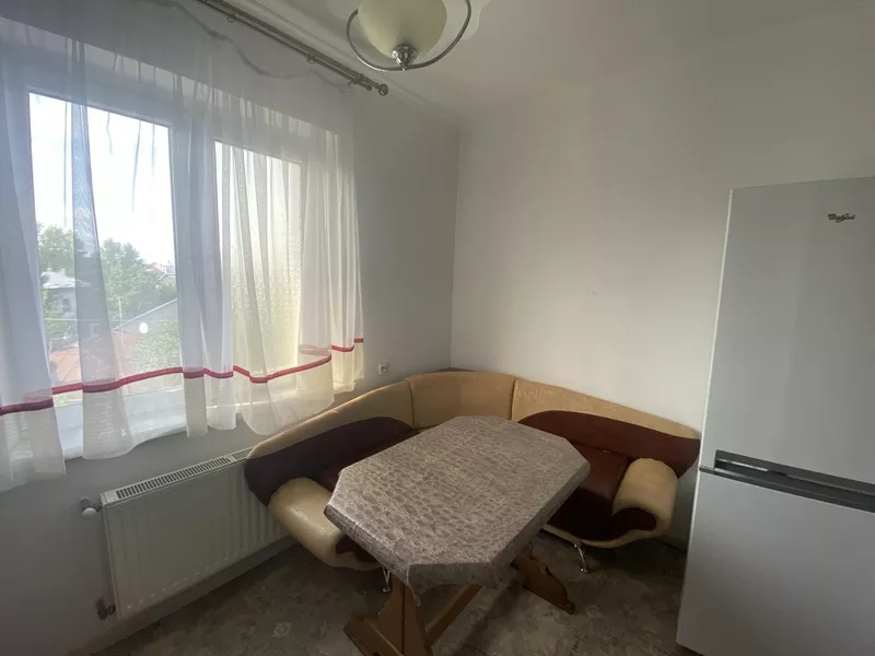 Продаж 4-кімнатної квартири вул. Скісна,  4 2