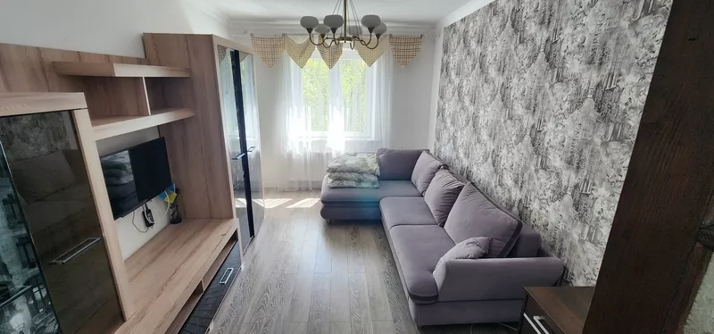 Продаж 4-кімнатної квартири вул. Скісна,  4 6
